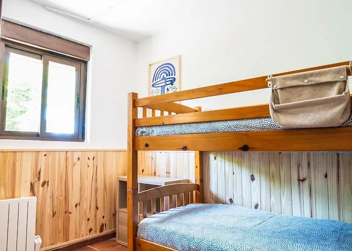 Seronda Surfhouse Hostal