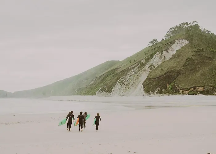 Seronda Surfhouse Hostal *