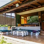 Seronda Surfhouse Hostel *