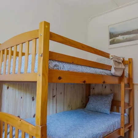 Seronda Surfhouse Hostel