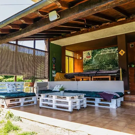 Seronda Surfhouse Hostal *