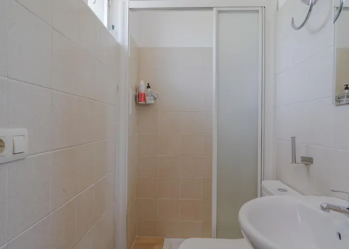 Seronda Surfhouse Hostel Poo De Llanes